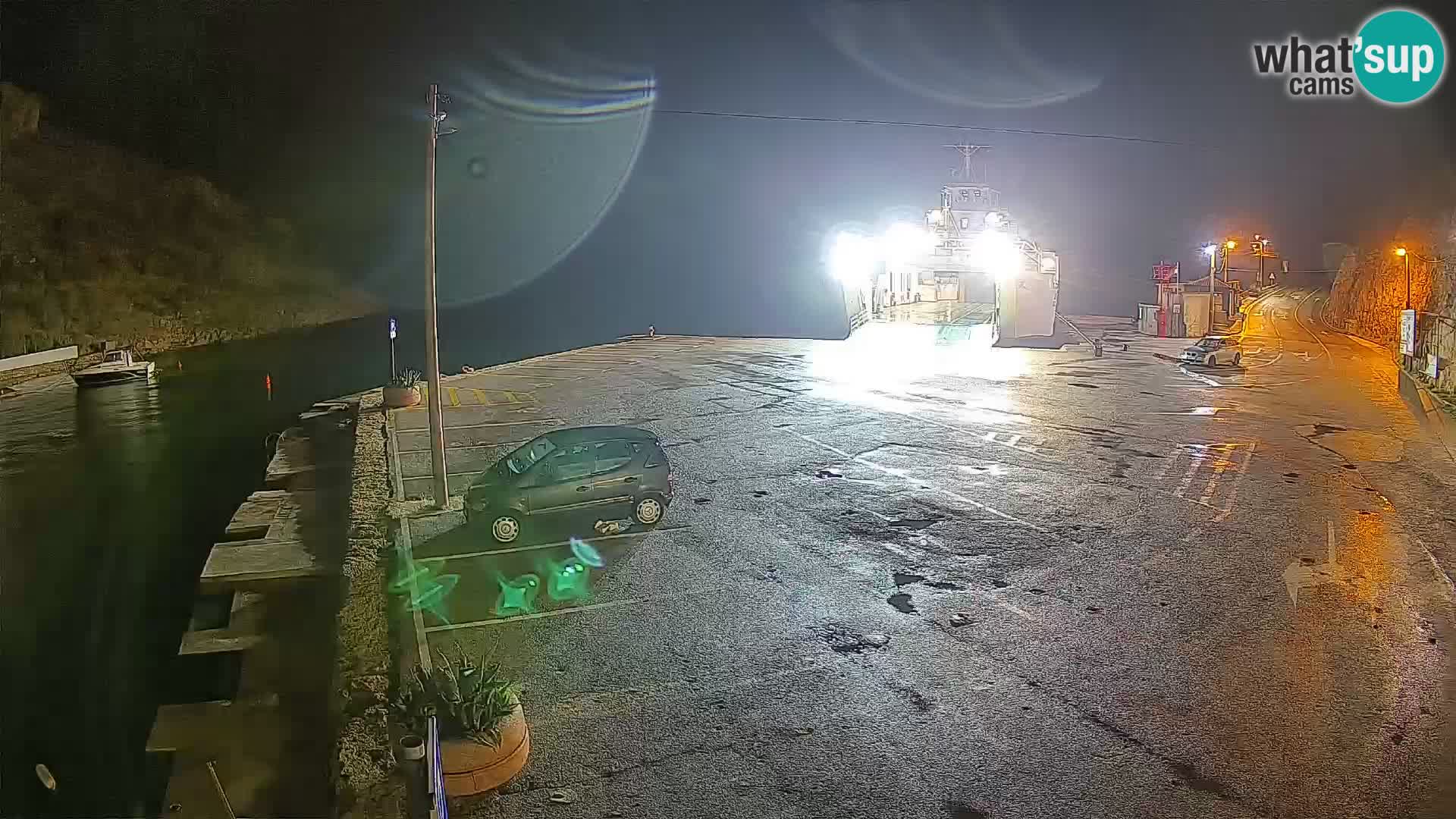 Webcam del puerto de ferris de Prizna – hacia la isla de Pag