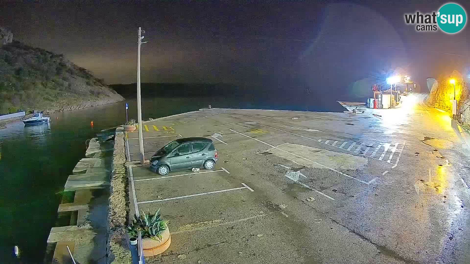 Webcam del puerto de ferris de Prizna – hacia la isla de Pag