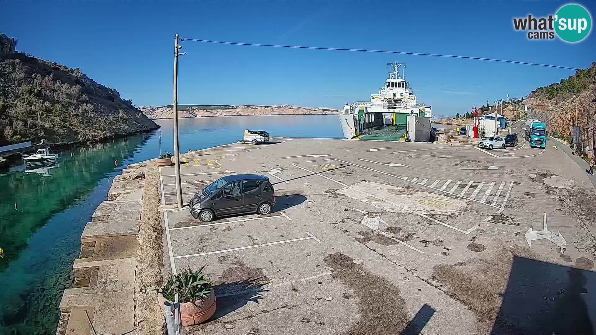 Webcam Prizna ferry port to Pag island