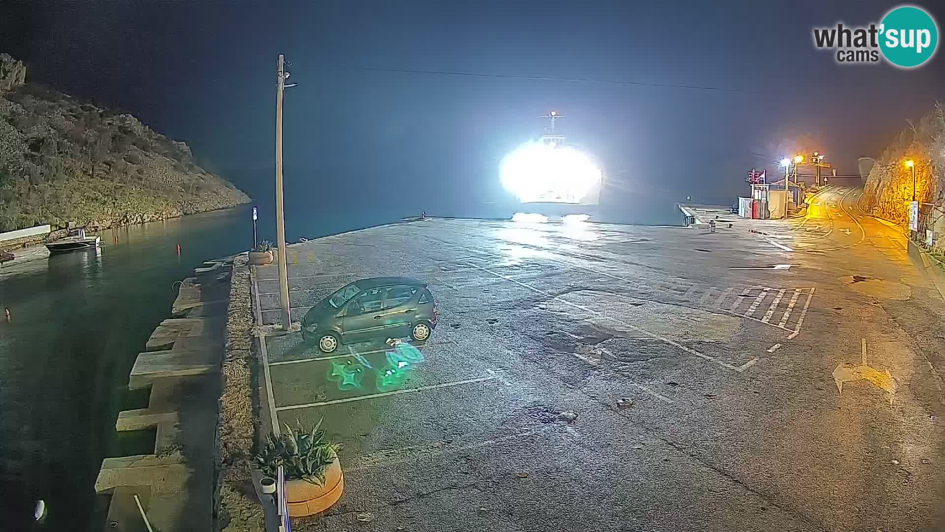 Webcam del puerto de ferris de Prizna – hacia la isla de Pag
