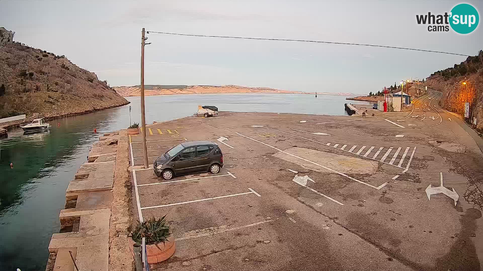 Webcam Prizna ferry port to Pag island
