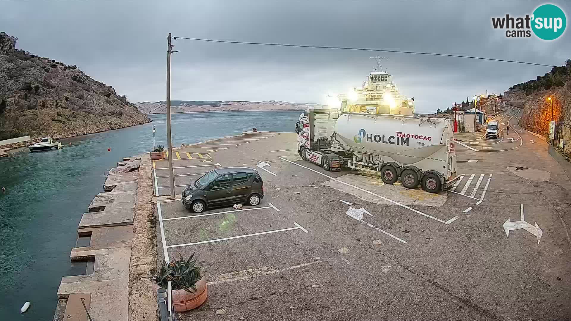 Webcam Fährhafen Prizna – zur Insel Pag