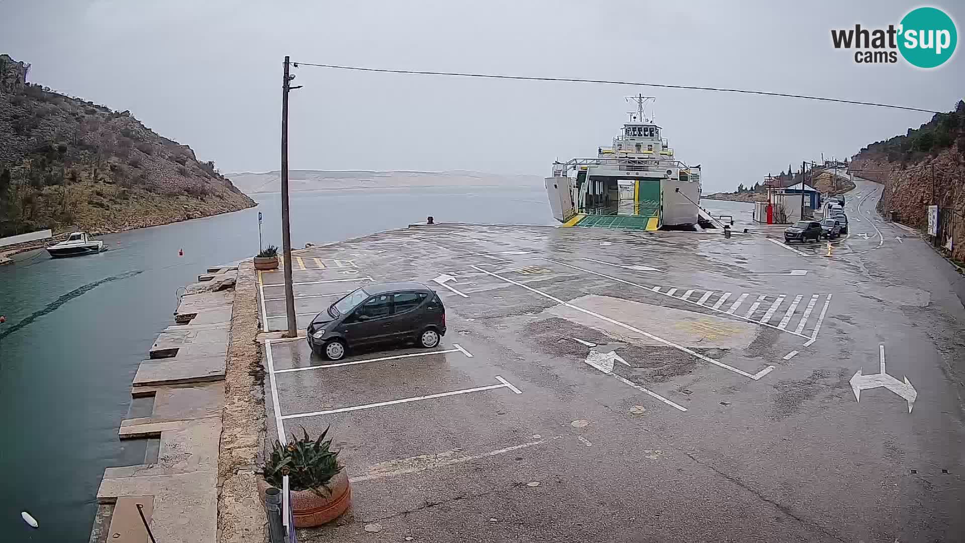 Web kamera trajektna luka Prizna – prema otoku Pag