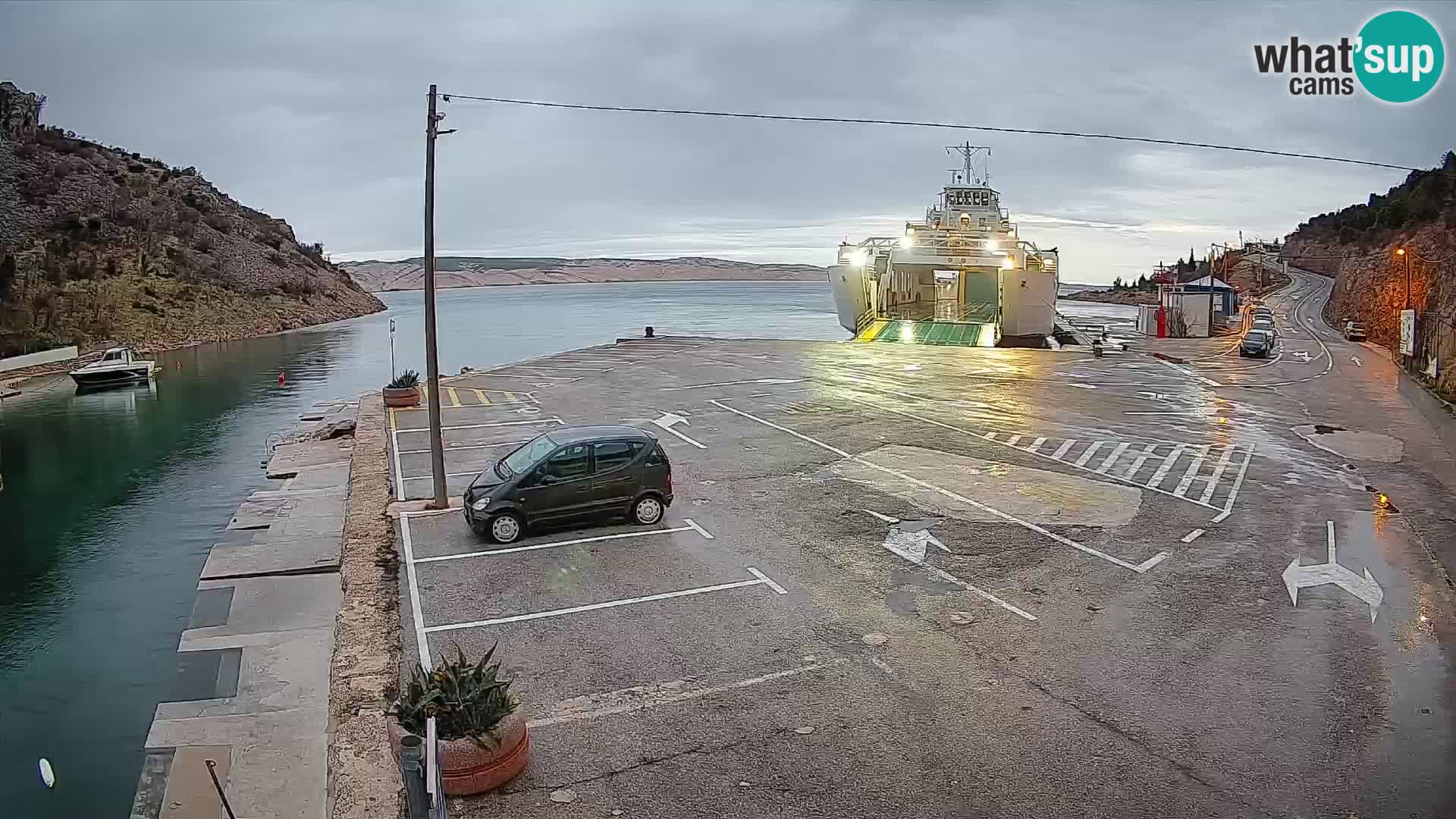 Webcam Prizna ferry port to Pag island