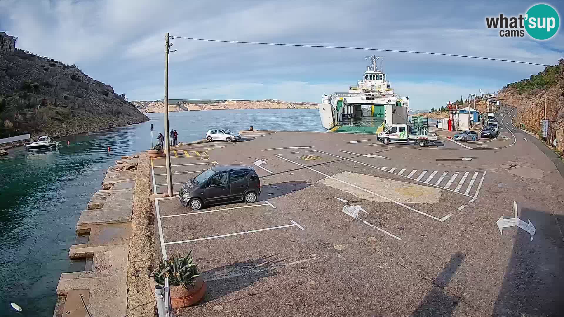 Webcam del puerto de ferris de Prizna – hacia la isla de Pag