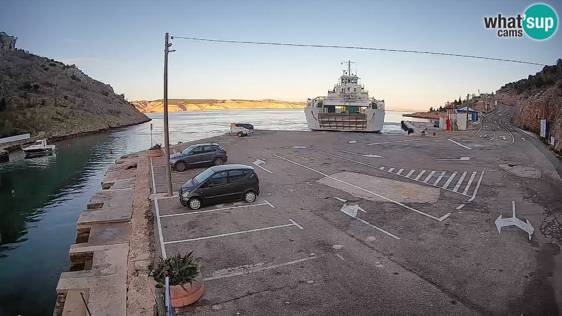 Webcam port de ferry de Prizna – vers l’île de Pag