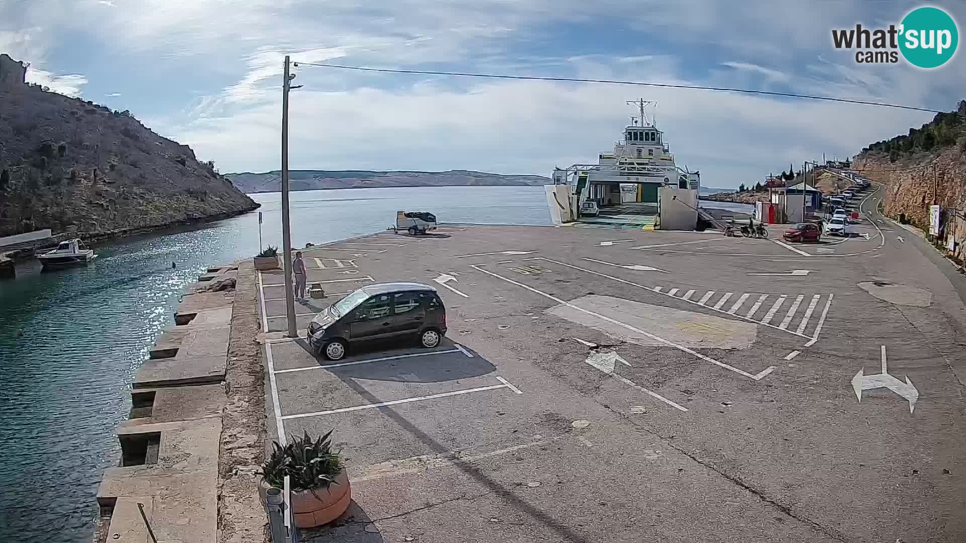 Webcam del puerto de ferris de Prizna – hacia la isla de Pag