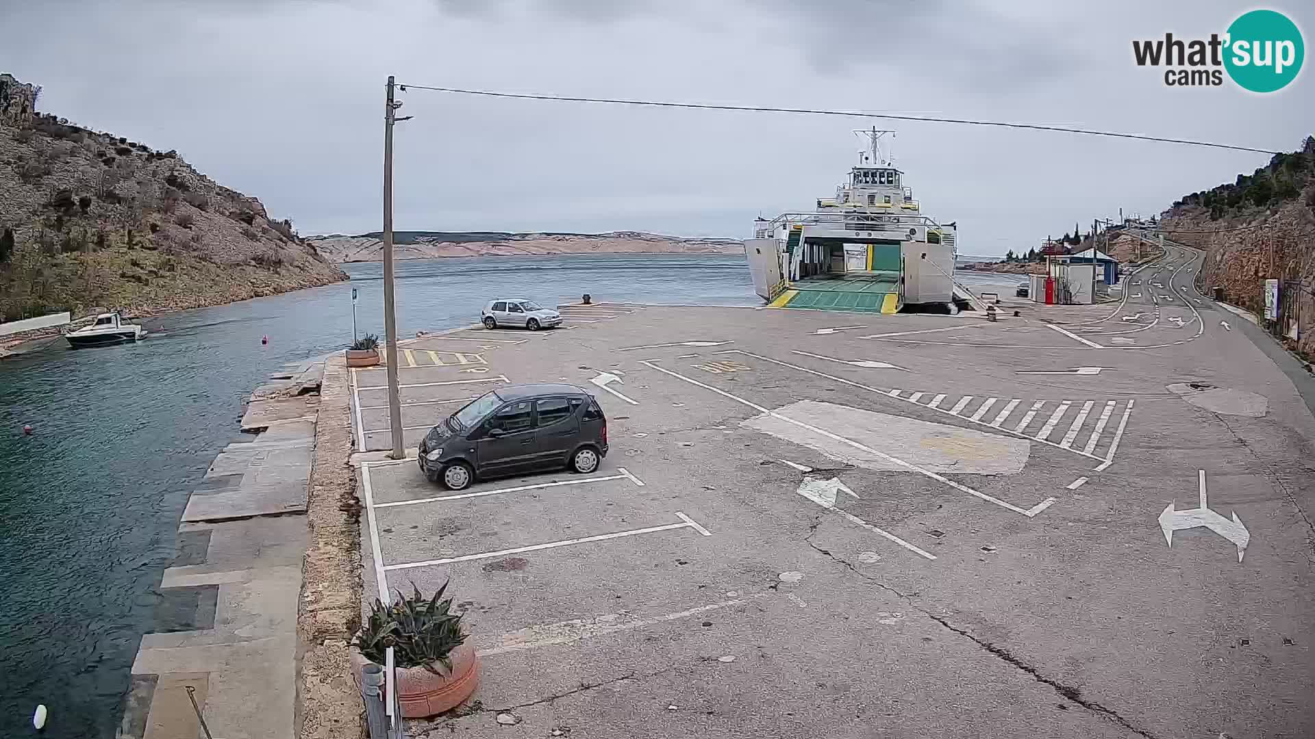 Web kamera trajektna luka Prizna – prema otoku Pag