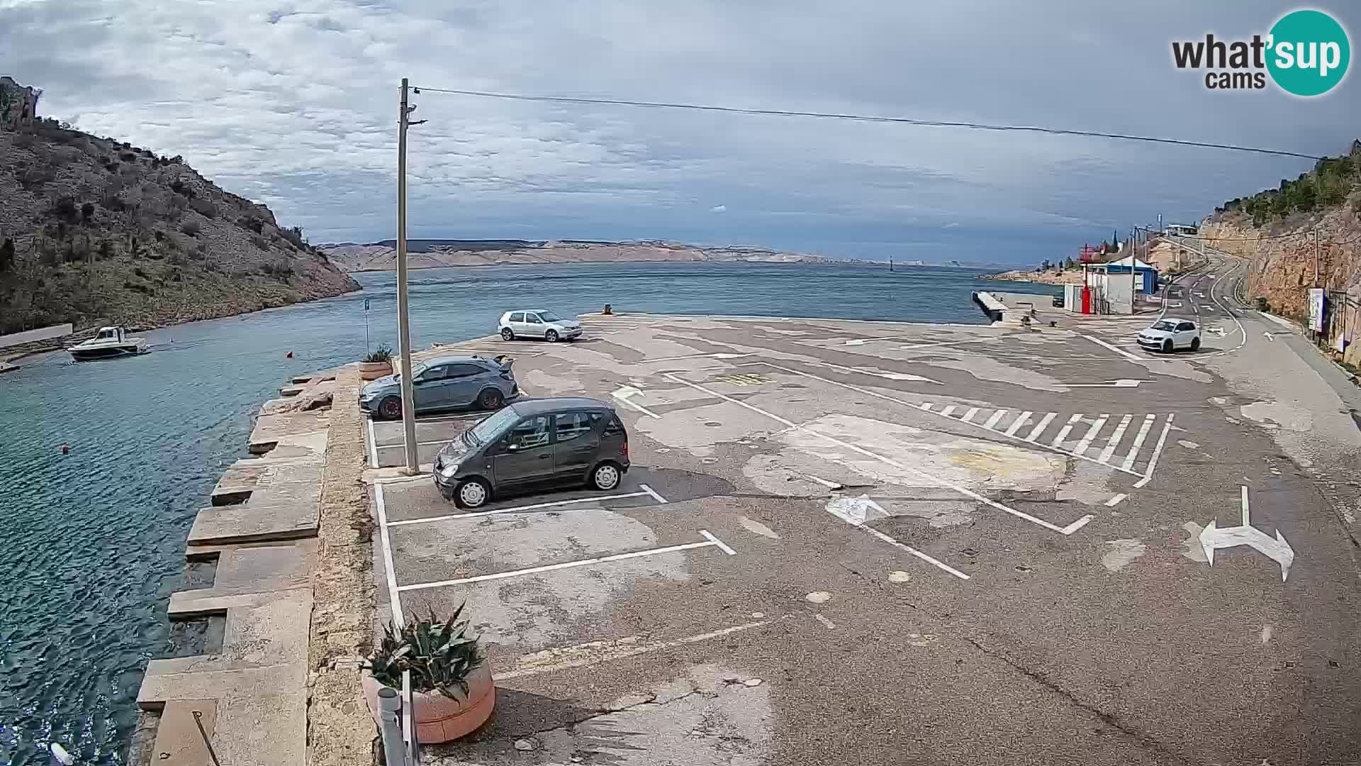 Webcam del puerto de ferris de Prizna – hacia la isla de Pag