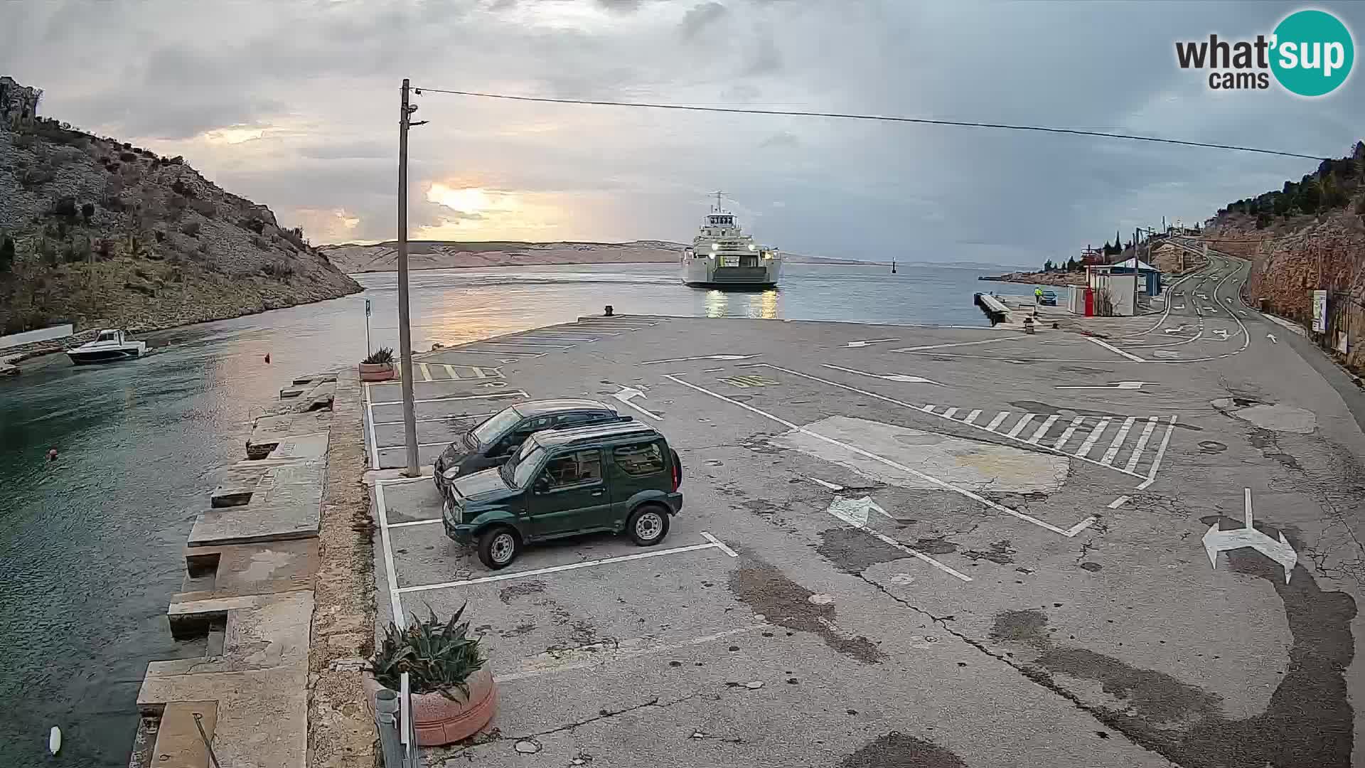Webcam Prizna ferry port to Pag island