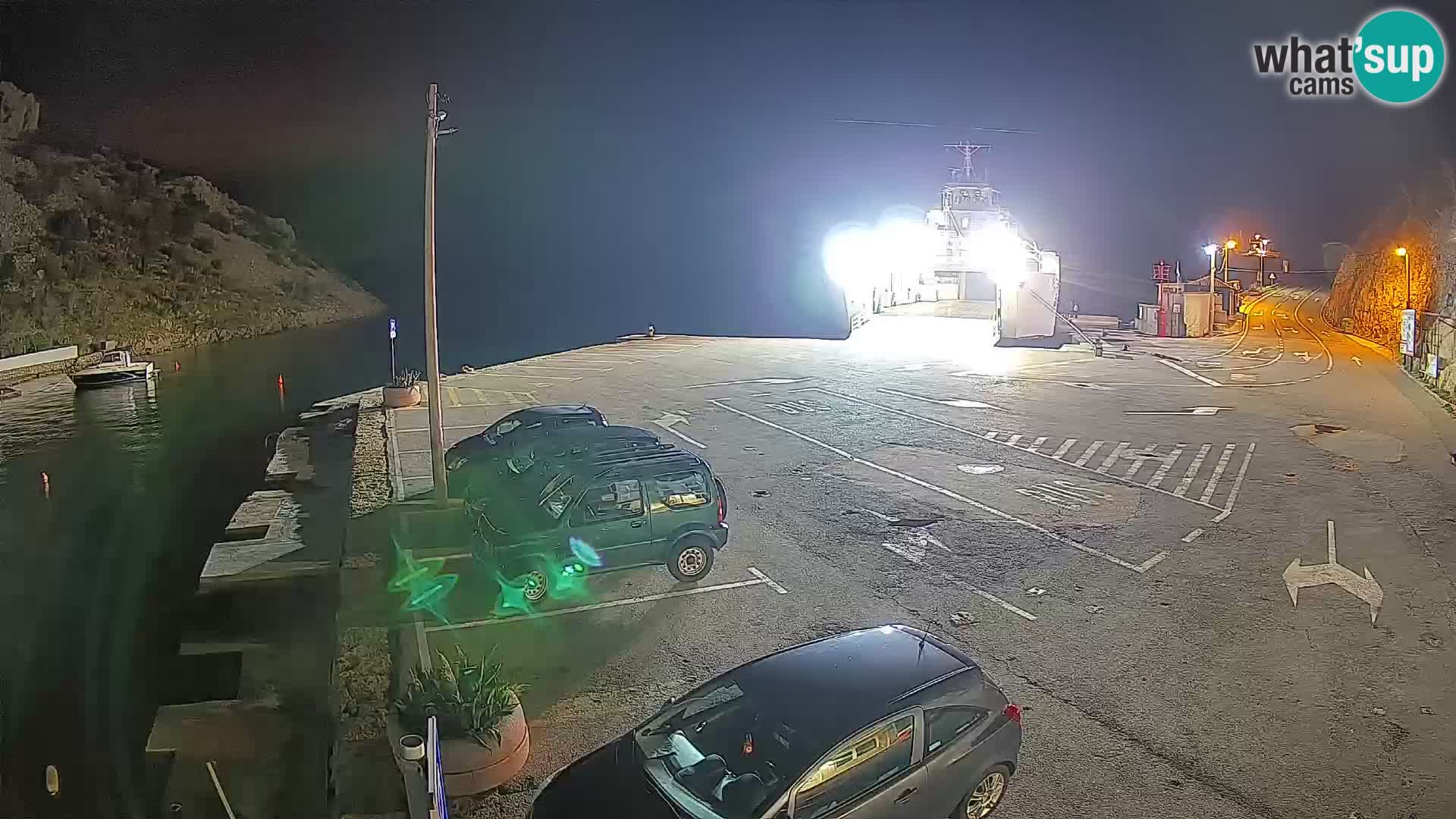 Web kamera trajektna luka Prizna – prema otoku Pag