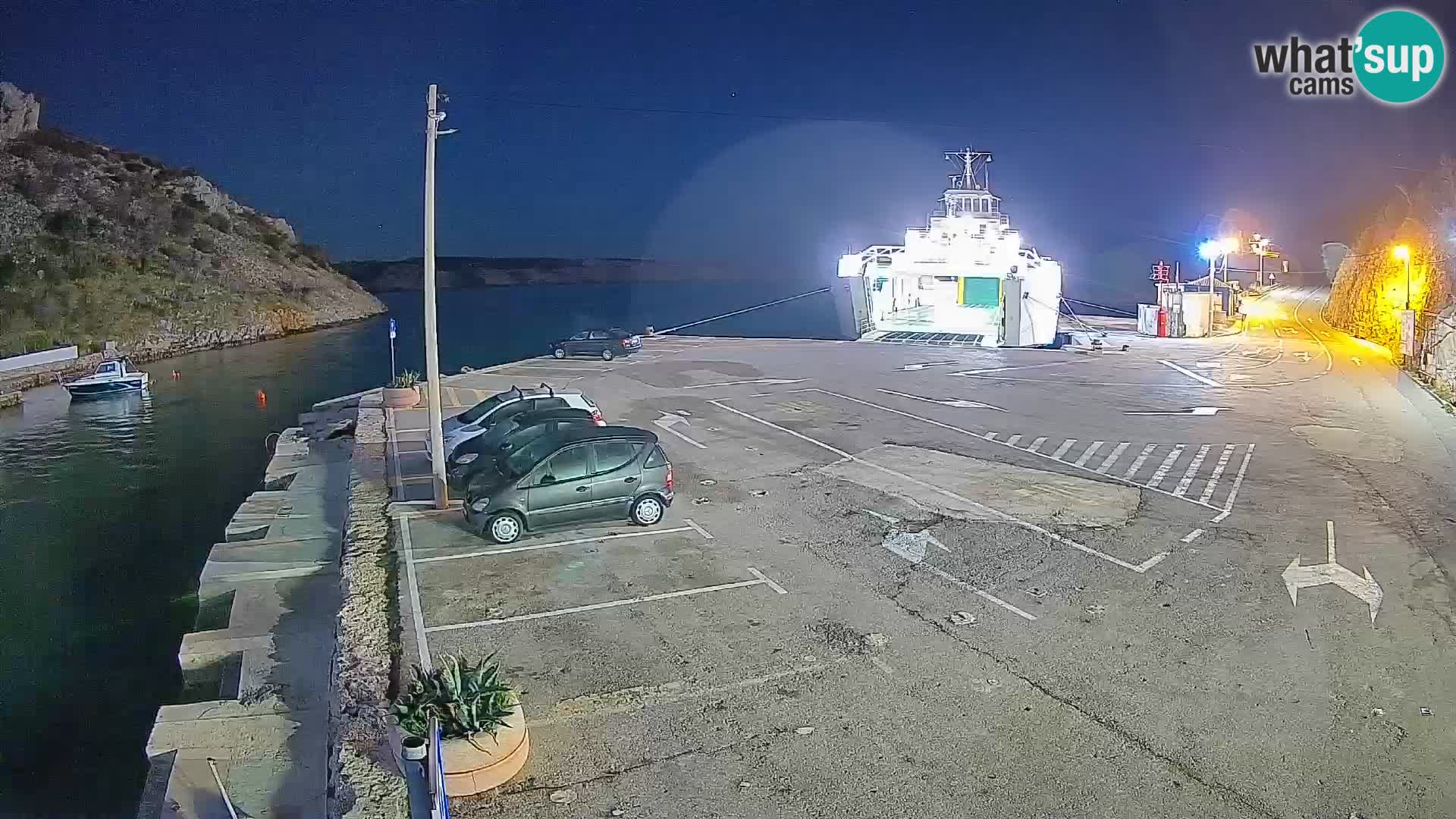 Webcam del puerto de ferris de Prizna – hacia la isla de Pag