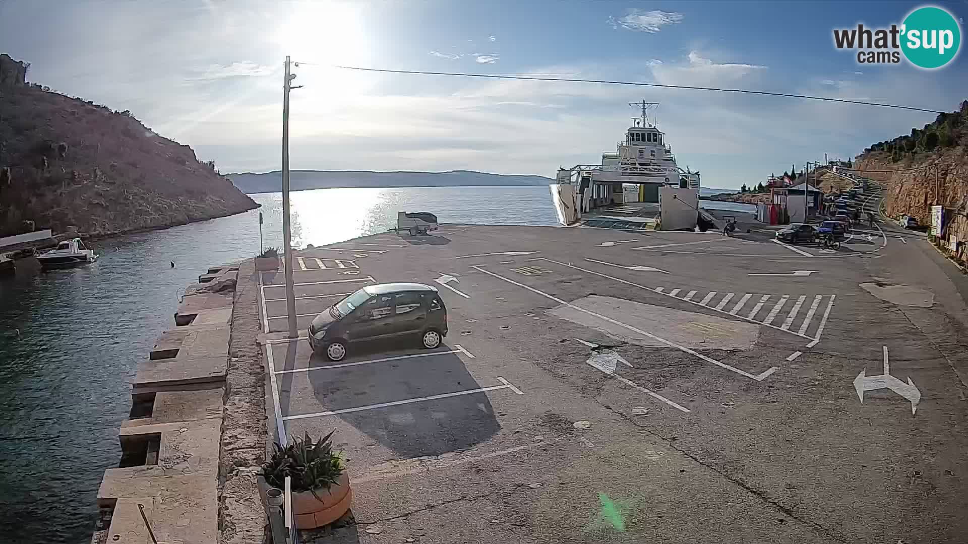 Webcam del puerto de ferris de Prizna – hacia la isla de Pag