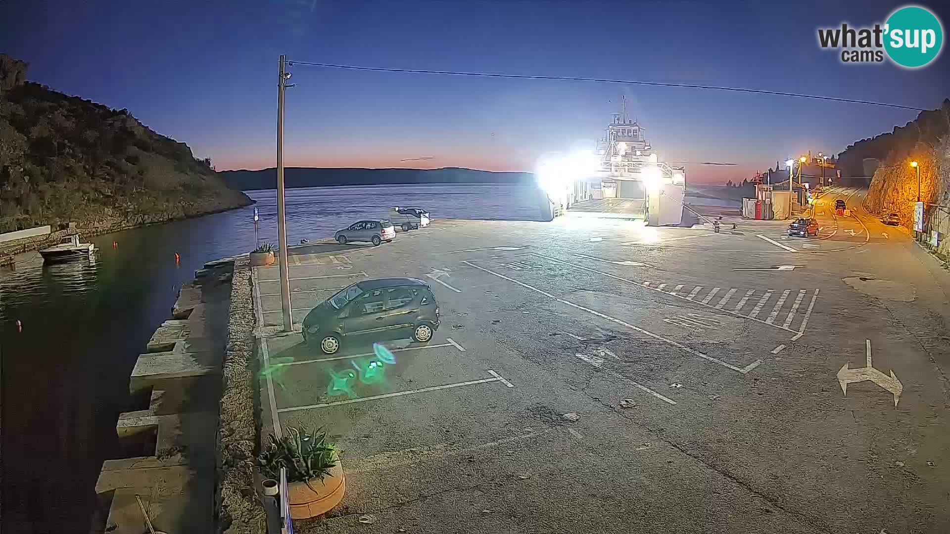 Web kamera trajektna luka Prizna – prema otoku Pag