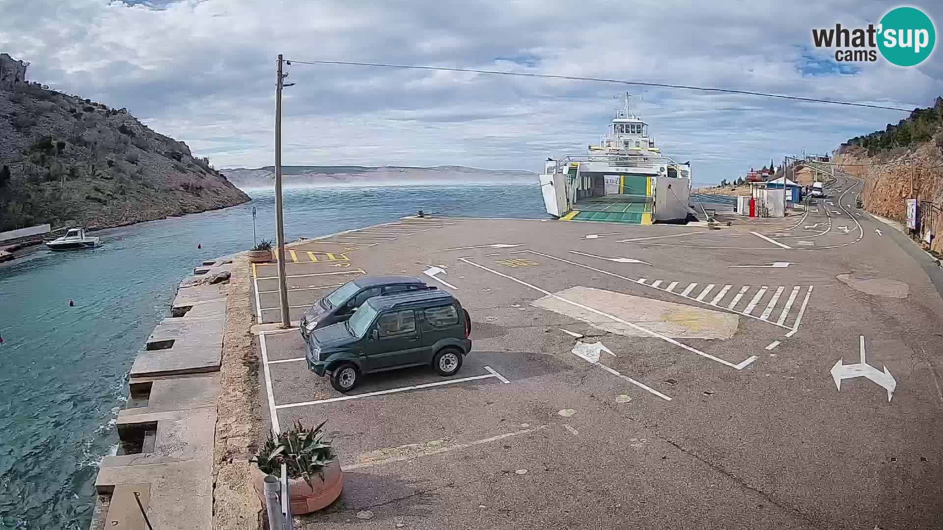 Web kamera trajektna luka Prizna – prema otoku Pag