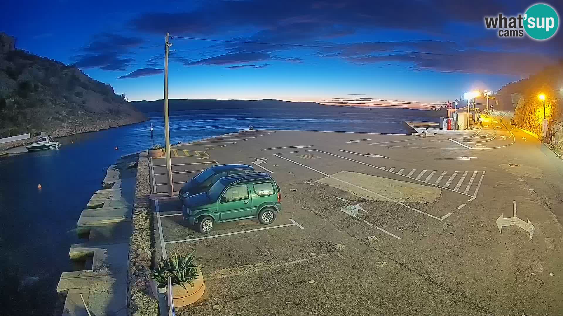 Web kamera trajektna luka Prizna – prema otoku Pag