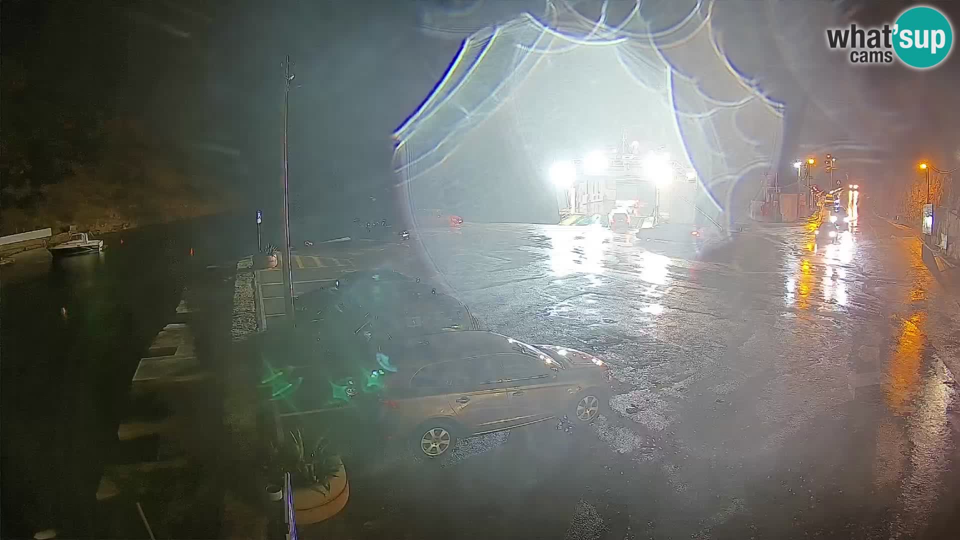 Web kamera trajektna luka Prizna – prema otoku Pag