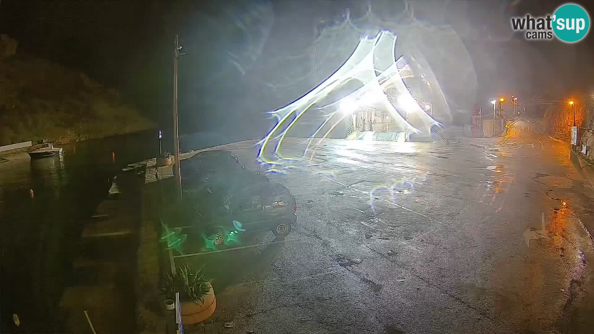 Web kamera trajektna luka Prizna – prema otoku Pag