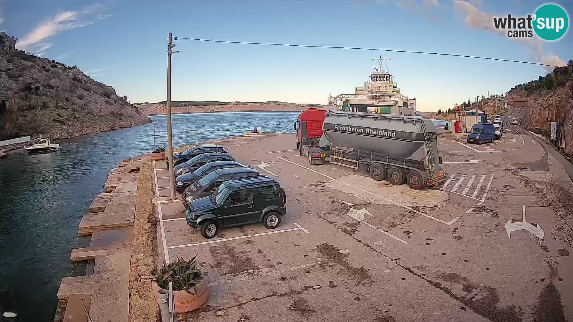 Webcam Prizna ferry port to Pag island