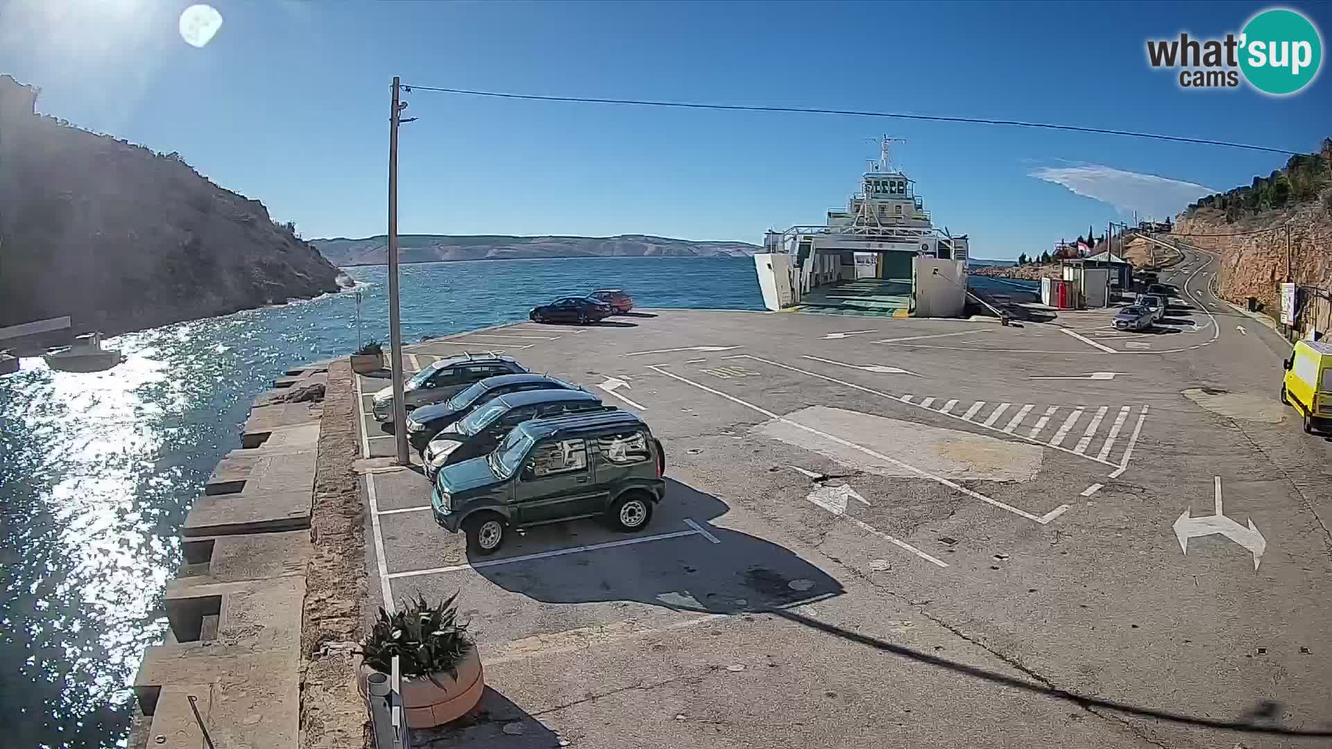 Webcam del puerto de ferris de Prizna – hacia la isla de Pag