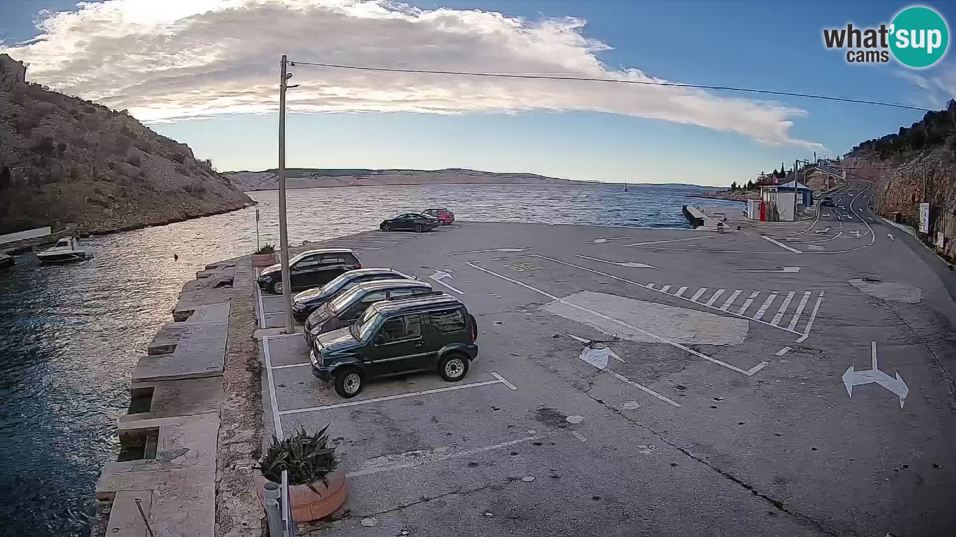 Webcam del puerto de ferris de Prizna – hacia la isla de Pag
