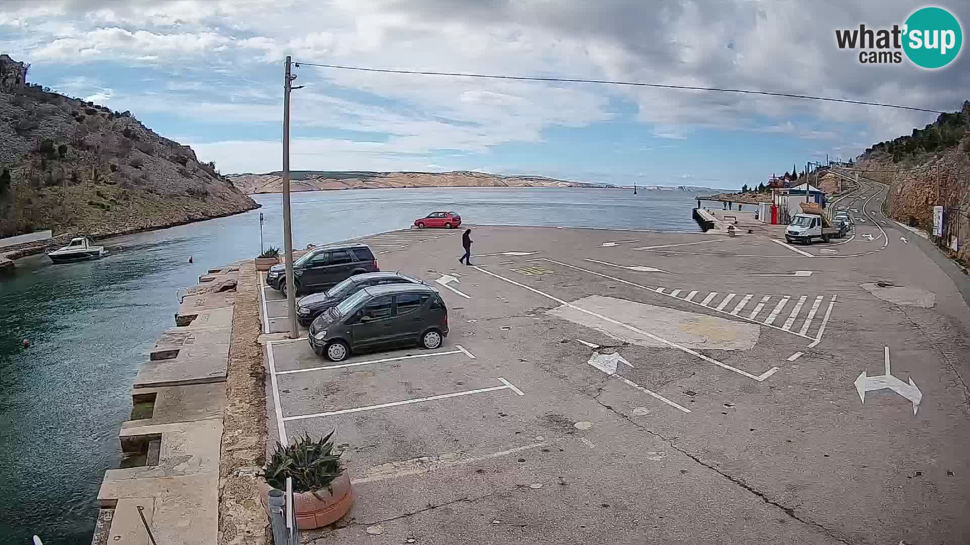 Webcam del puerto de ferris de Prizna – hacia la isla de Pag
