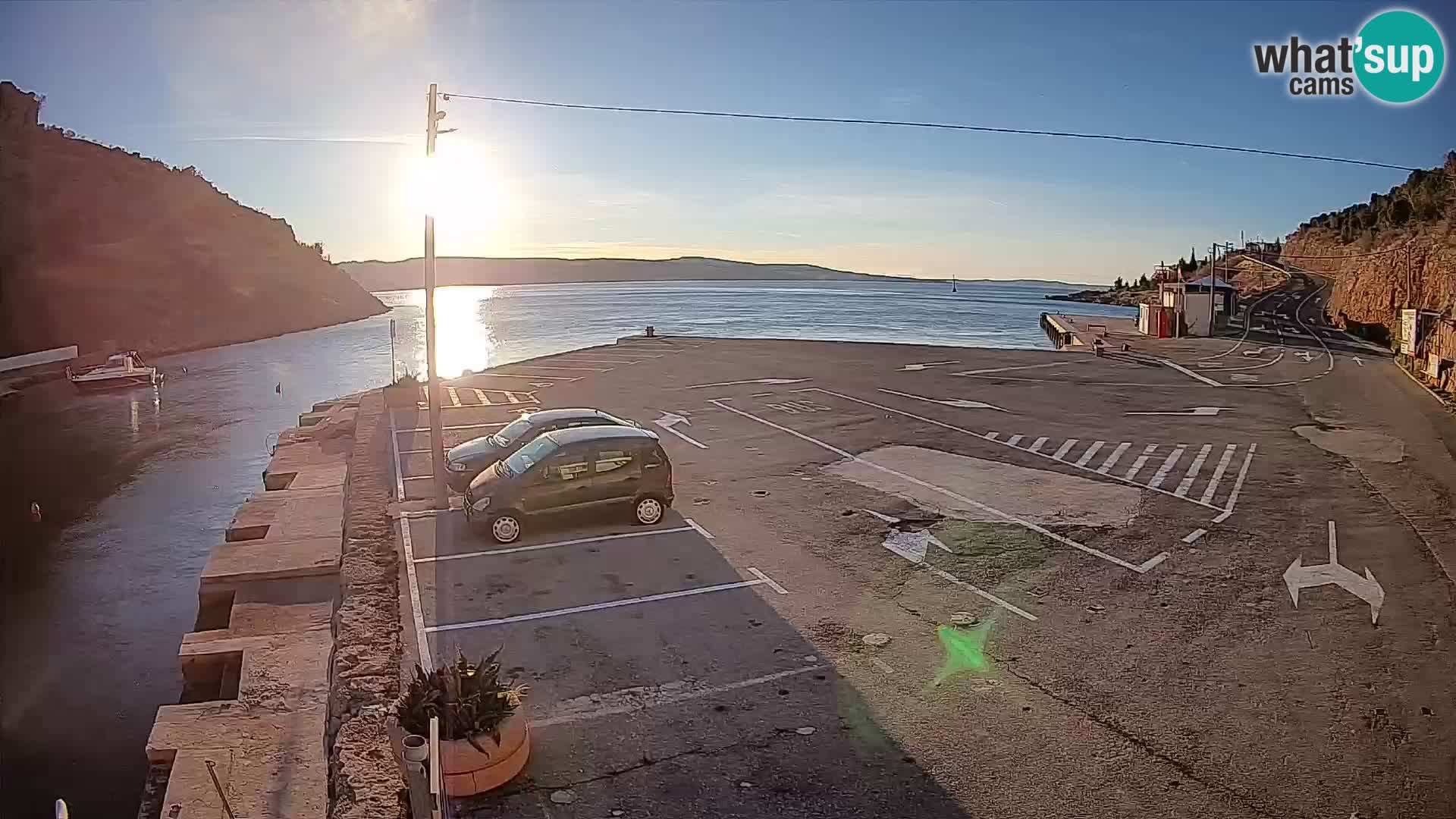 Webcam del puerto de ferris de Prizna – hacia la isla de Pag
