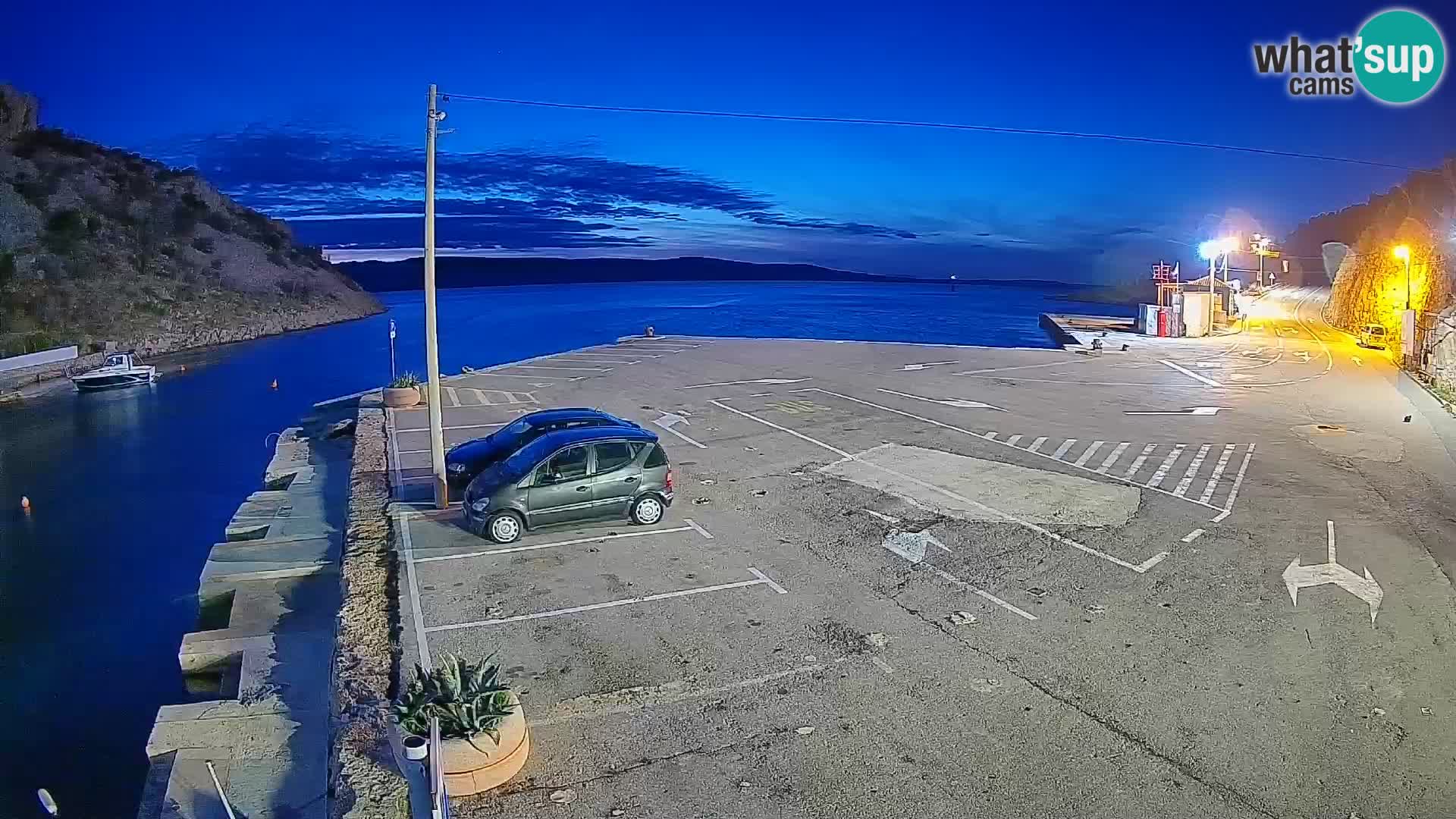 Web kamera trajektna luka Prizna – prema otoku Pag