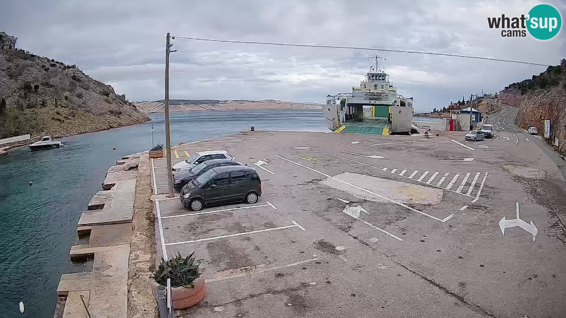 Webcam del puerto de ferris de Prizna – hacia la isla de Pag