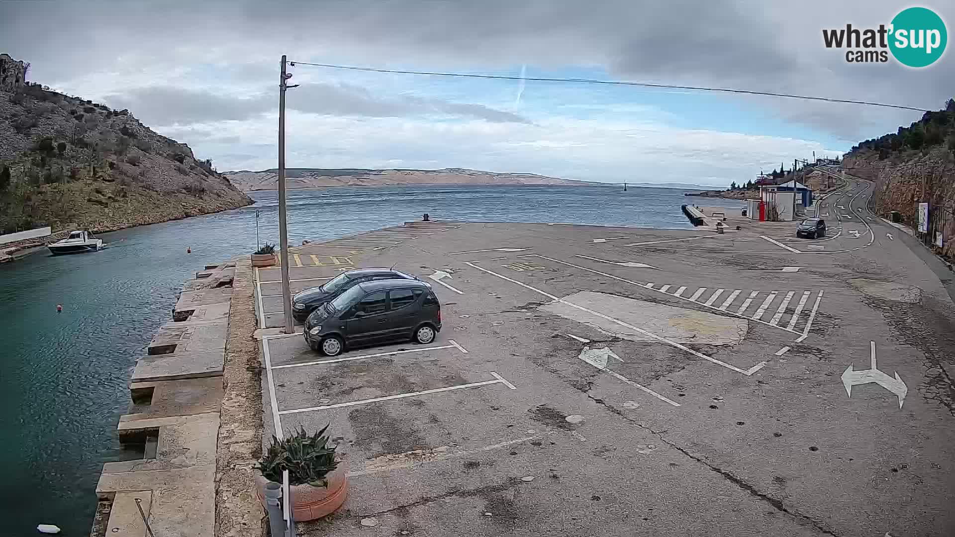 Webcam del puerto de ferris de Prizna – hacia la isla de Pag