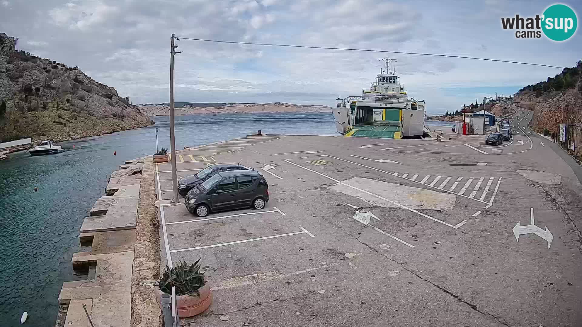 Web kamera trajektna luka Prizna – prema otoku Pag