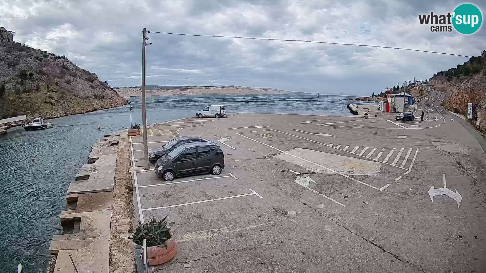 Webcam del puerto de ferris de Prizna – hacia la isla de Pag