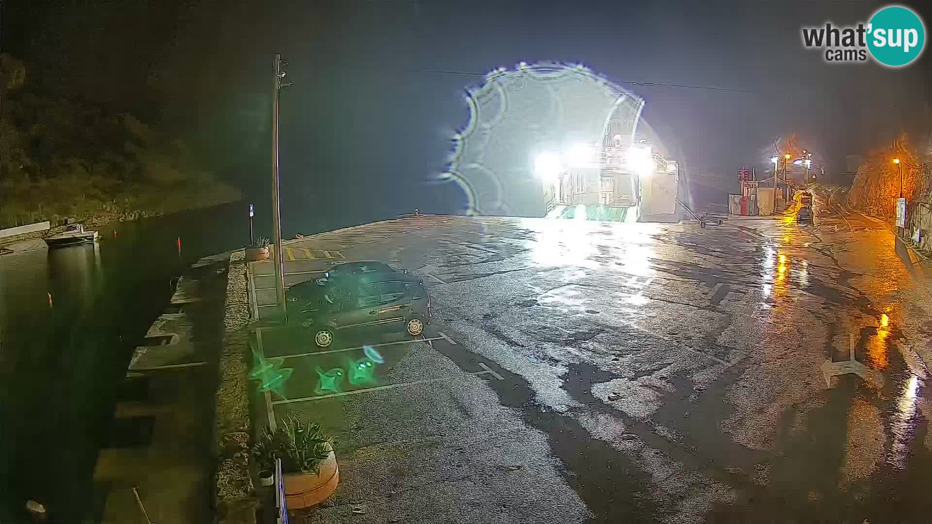 Webcam del puerto de ferris de Prizna – hacia la isla de Pag