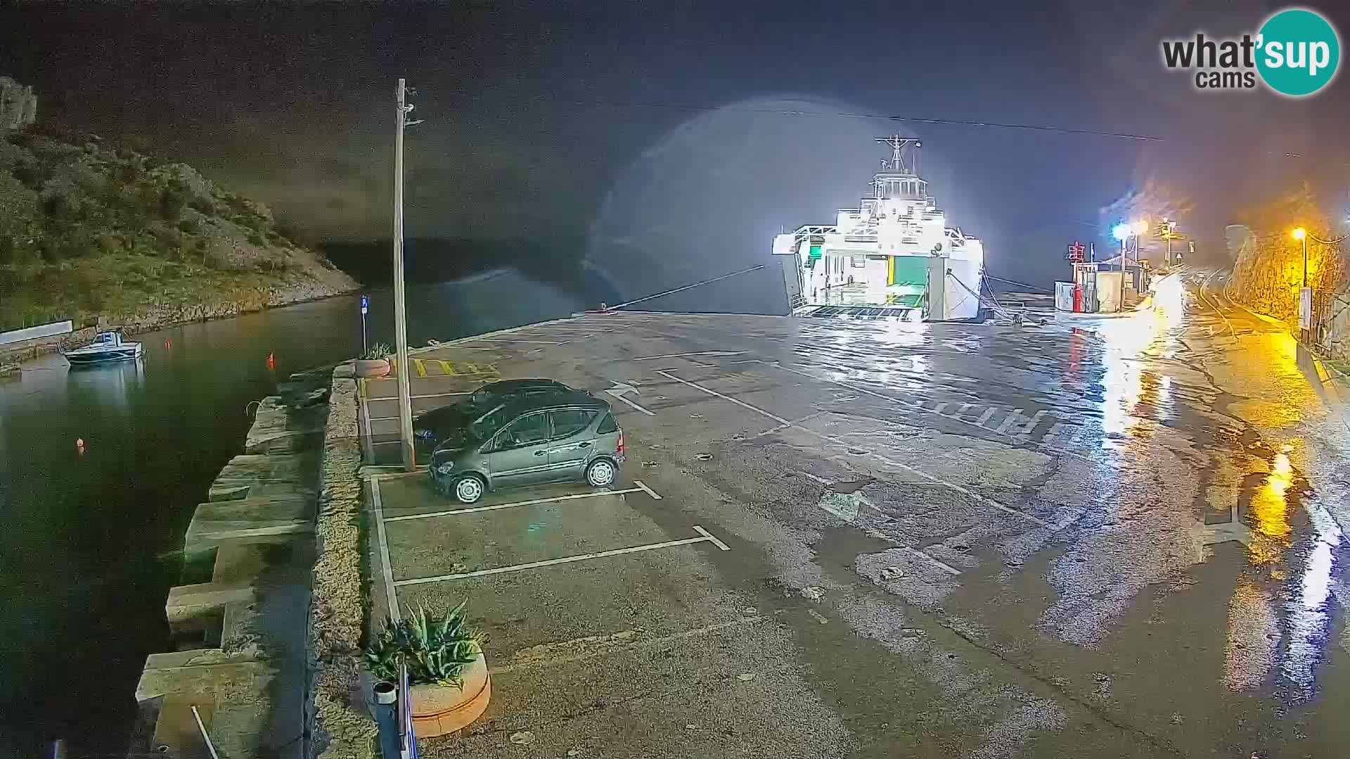 Webcam del puerto de ferris de Prizna – hacia la isla de Pag