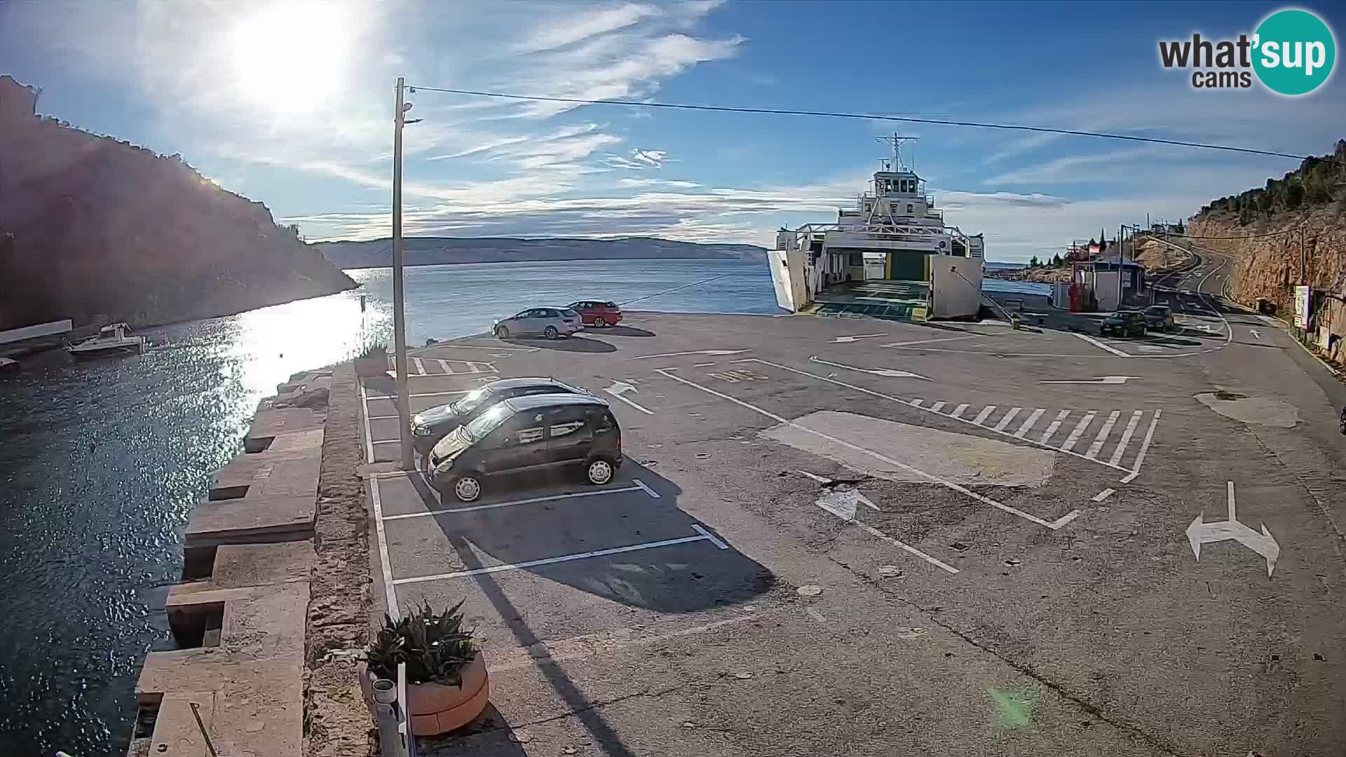 Webcam del puerto de ferris de Prizna – hacia la isla de Pag
