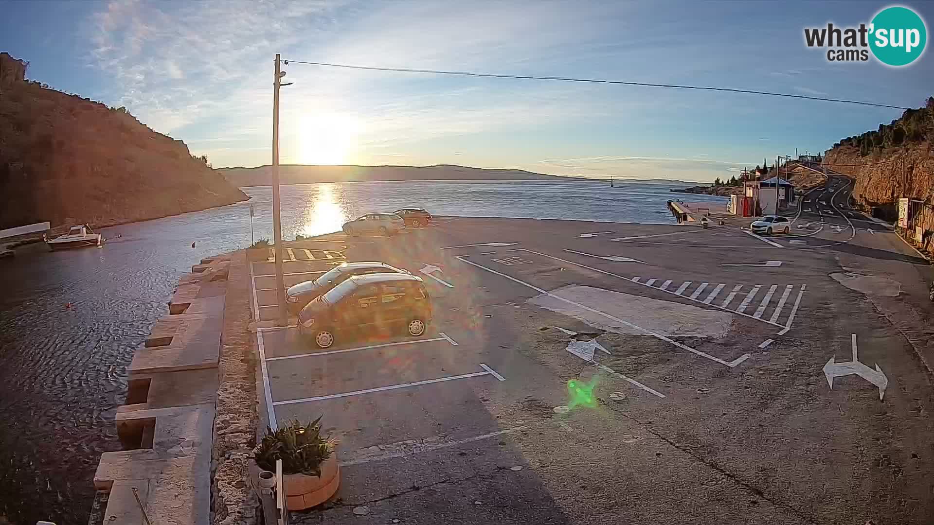 Web kamera trajektna luka Prizna – prema otoku Pag