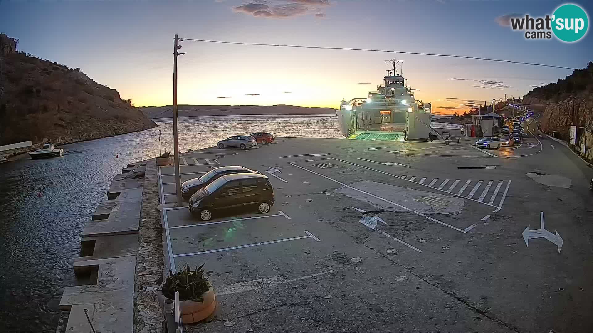 Web kamera trajektna luka Prizna – prema otoku Pag