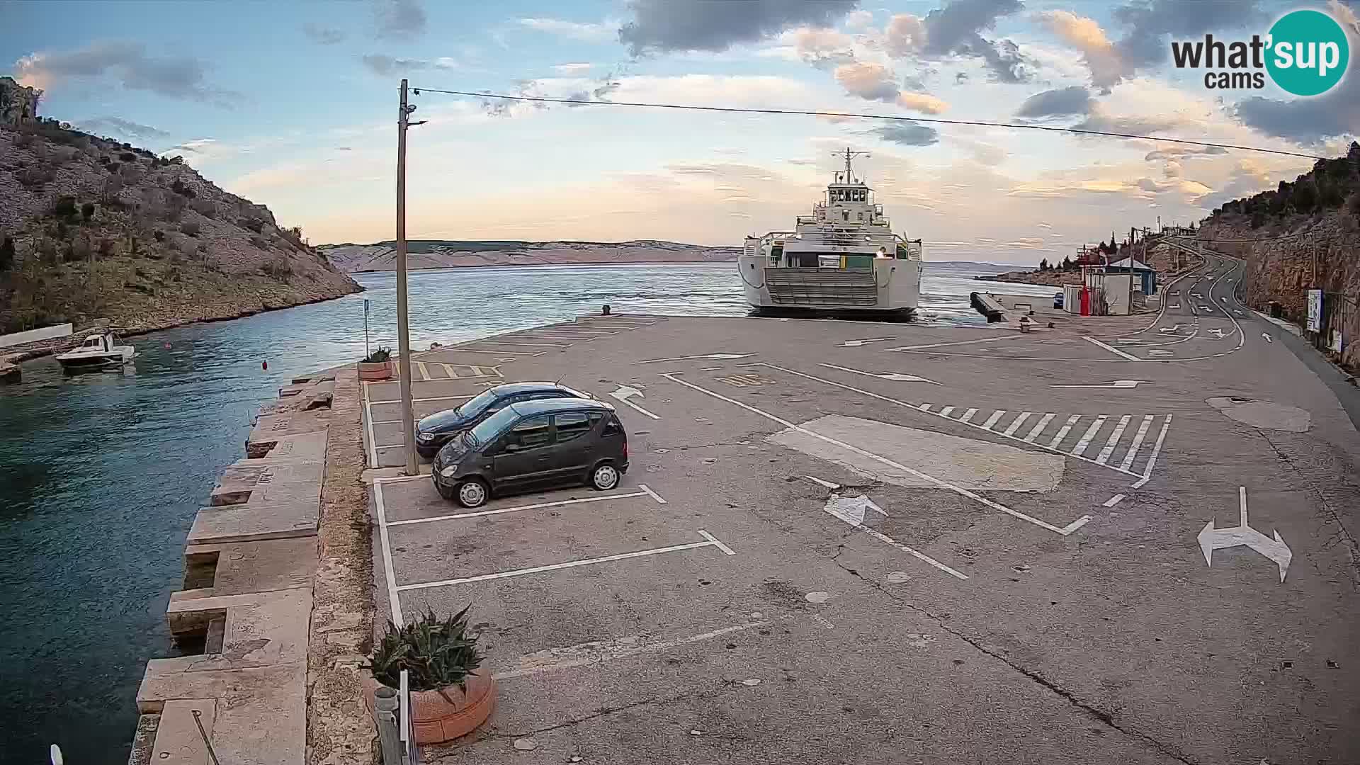 Webcam Prizna ferry port to Pag island
