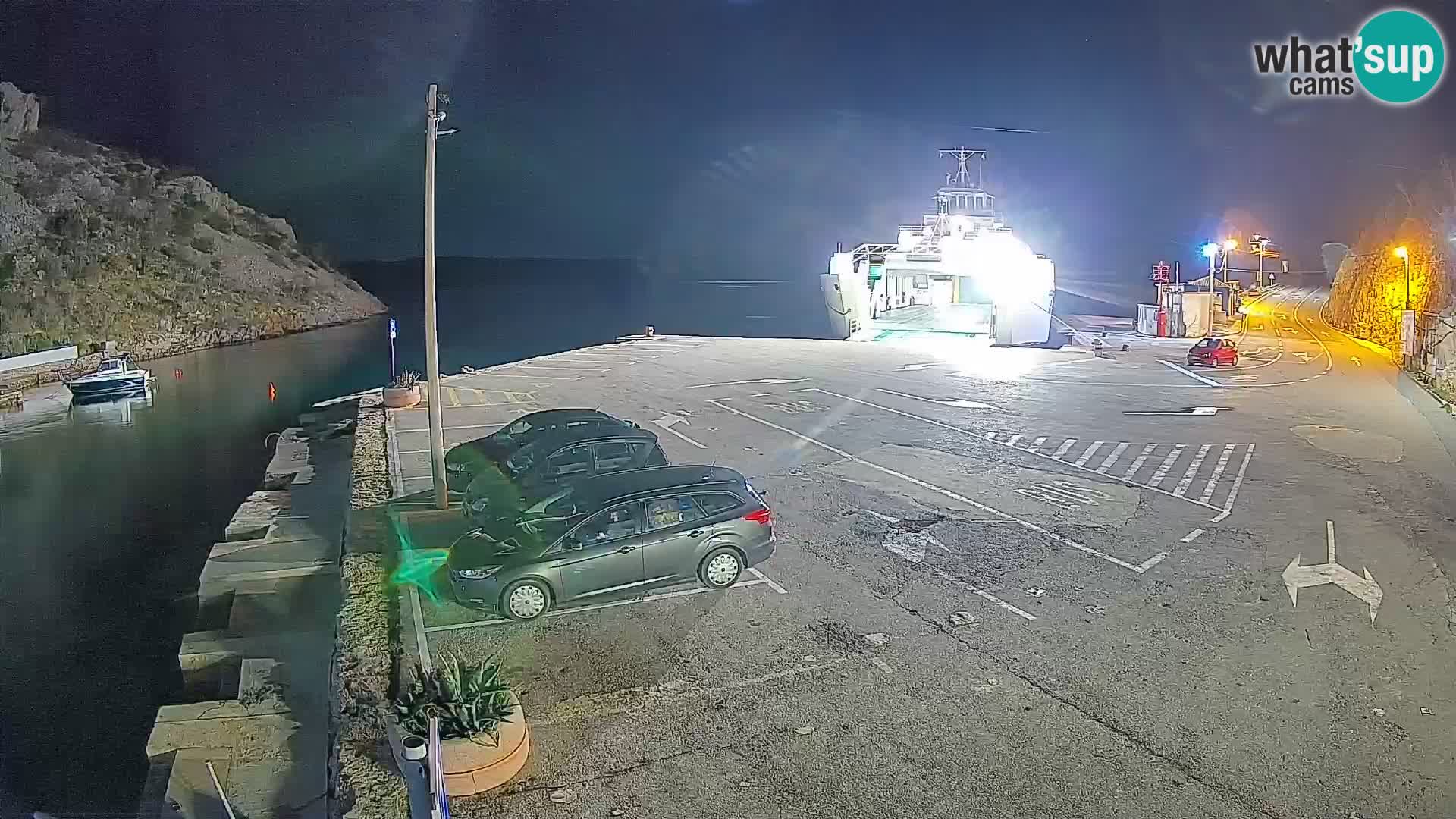 Webcam del puerto de ferris de Prizna – hacia la isla de Pag