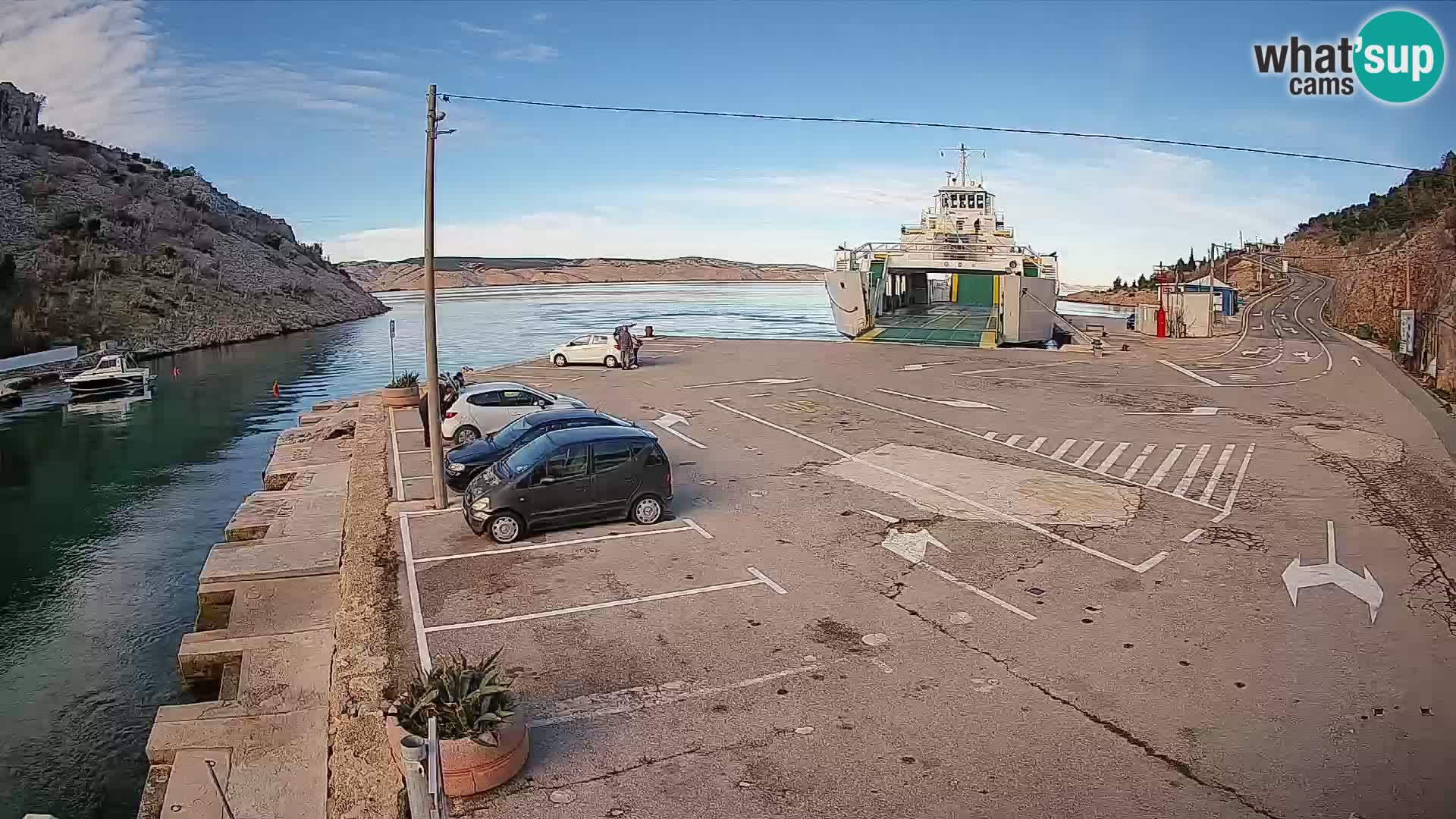 Web kamera trajektna luka Prizna – prema otoku Pag