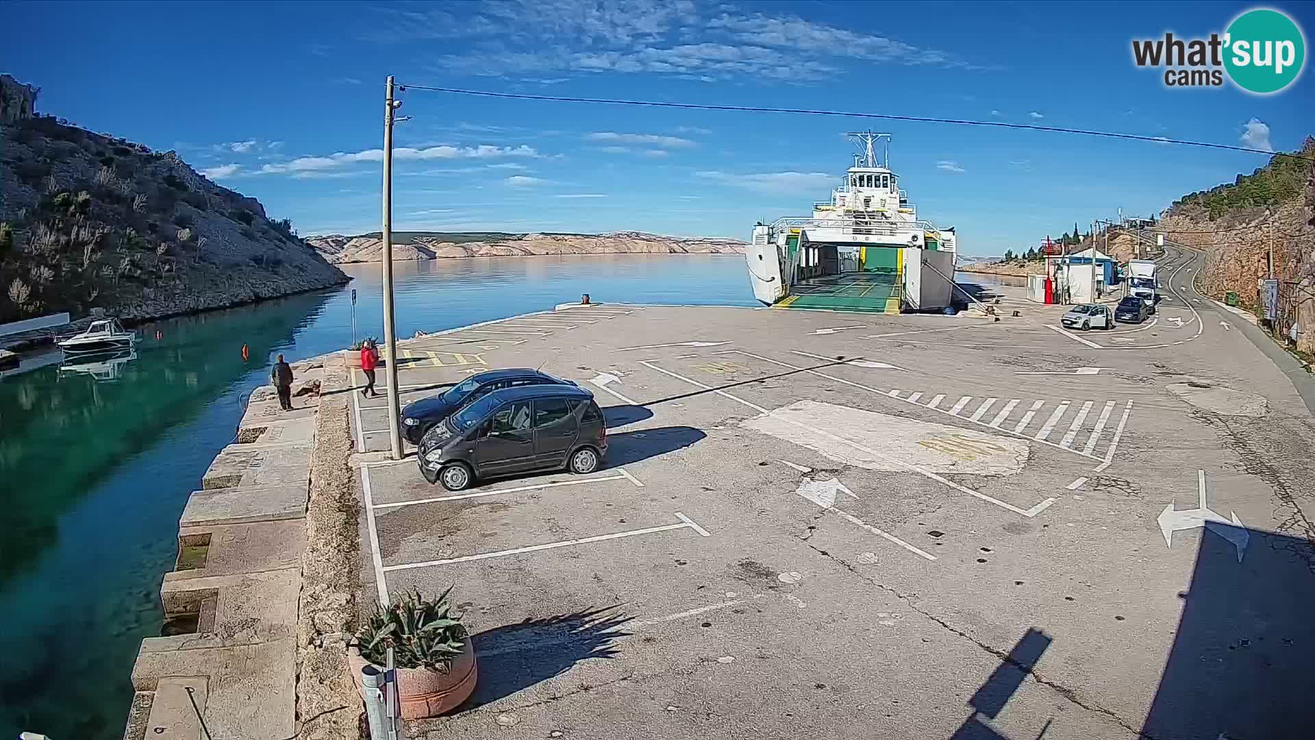 Webcam del puerto de ferris de Prizna – hacia la isla de Pag