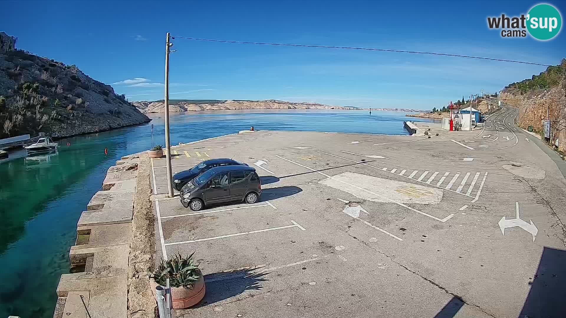 Webcam del puerto de ferris de Prizna – hacia la isla de Pag