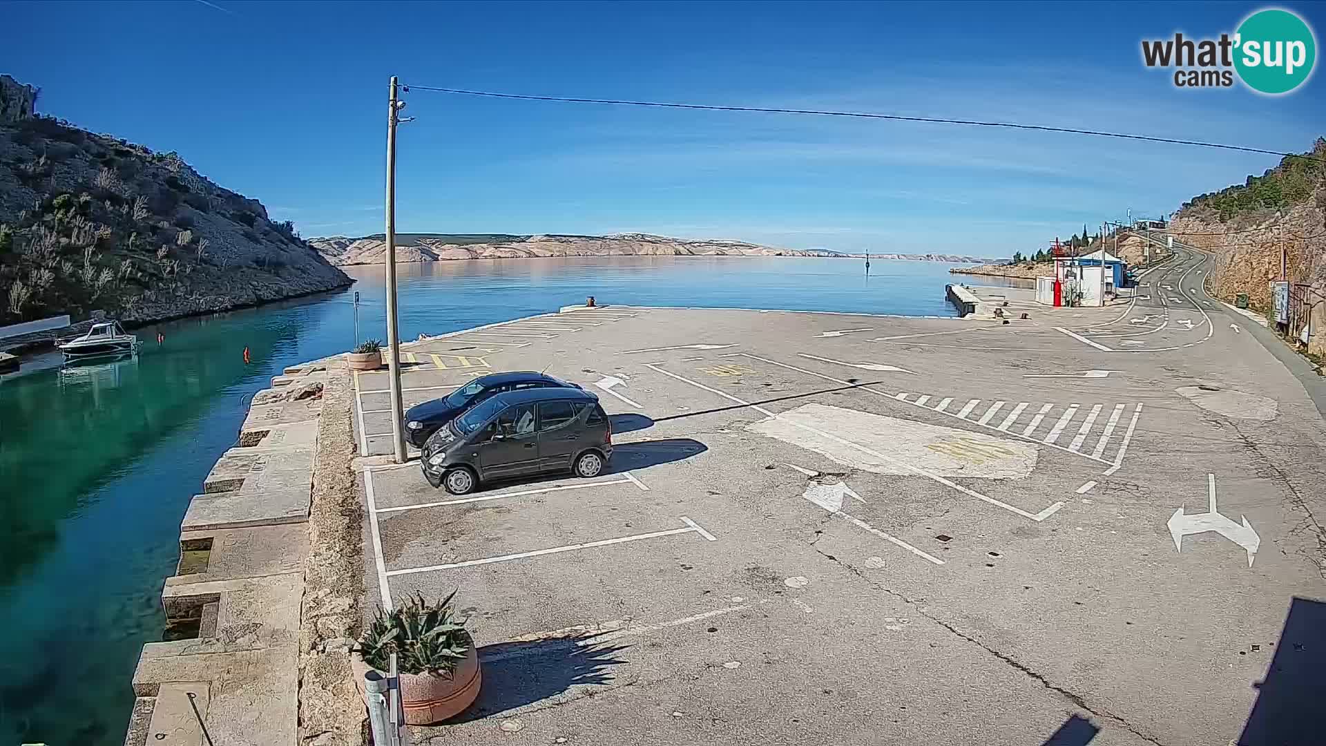 Webcam del puerto de ferris de Prizna – hacia la isla de Pag