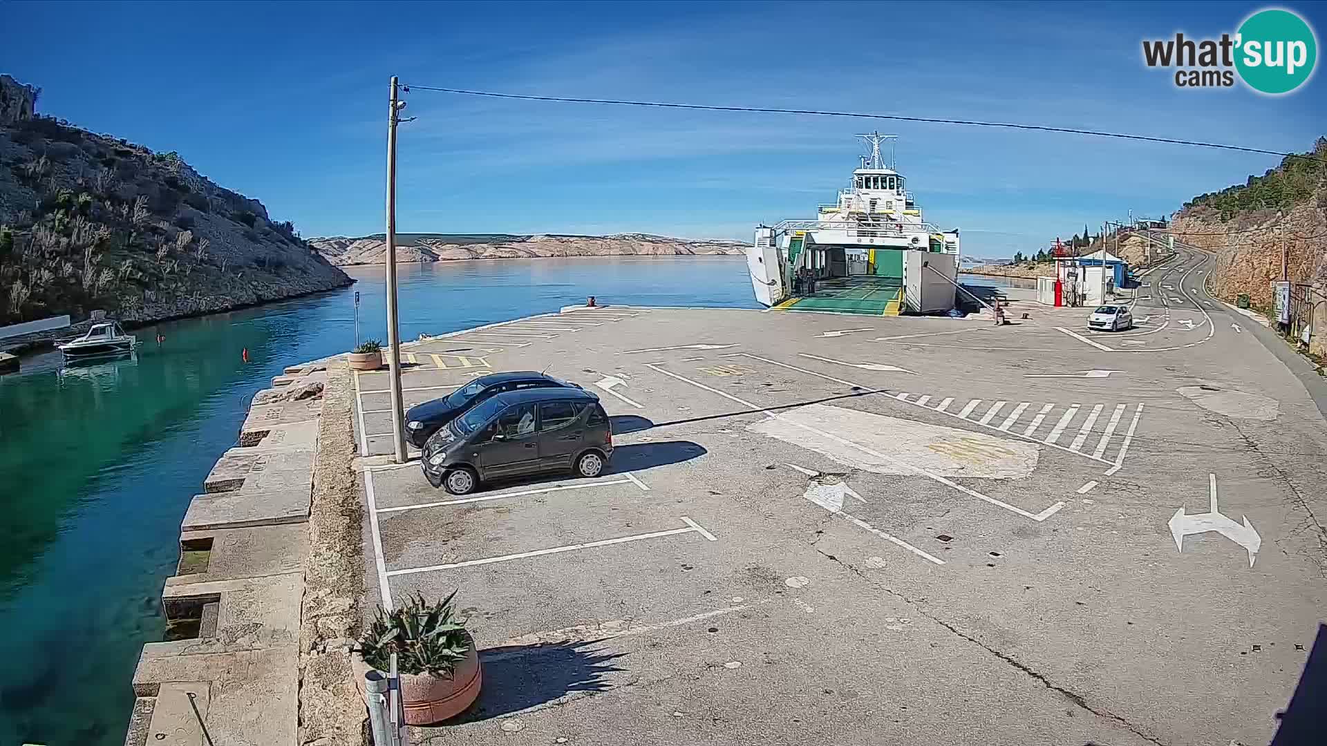 Webcam del puerto de ferris de Prizna – hacia la isla de Pag