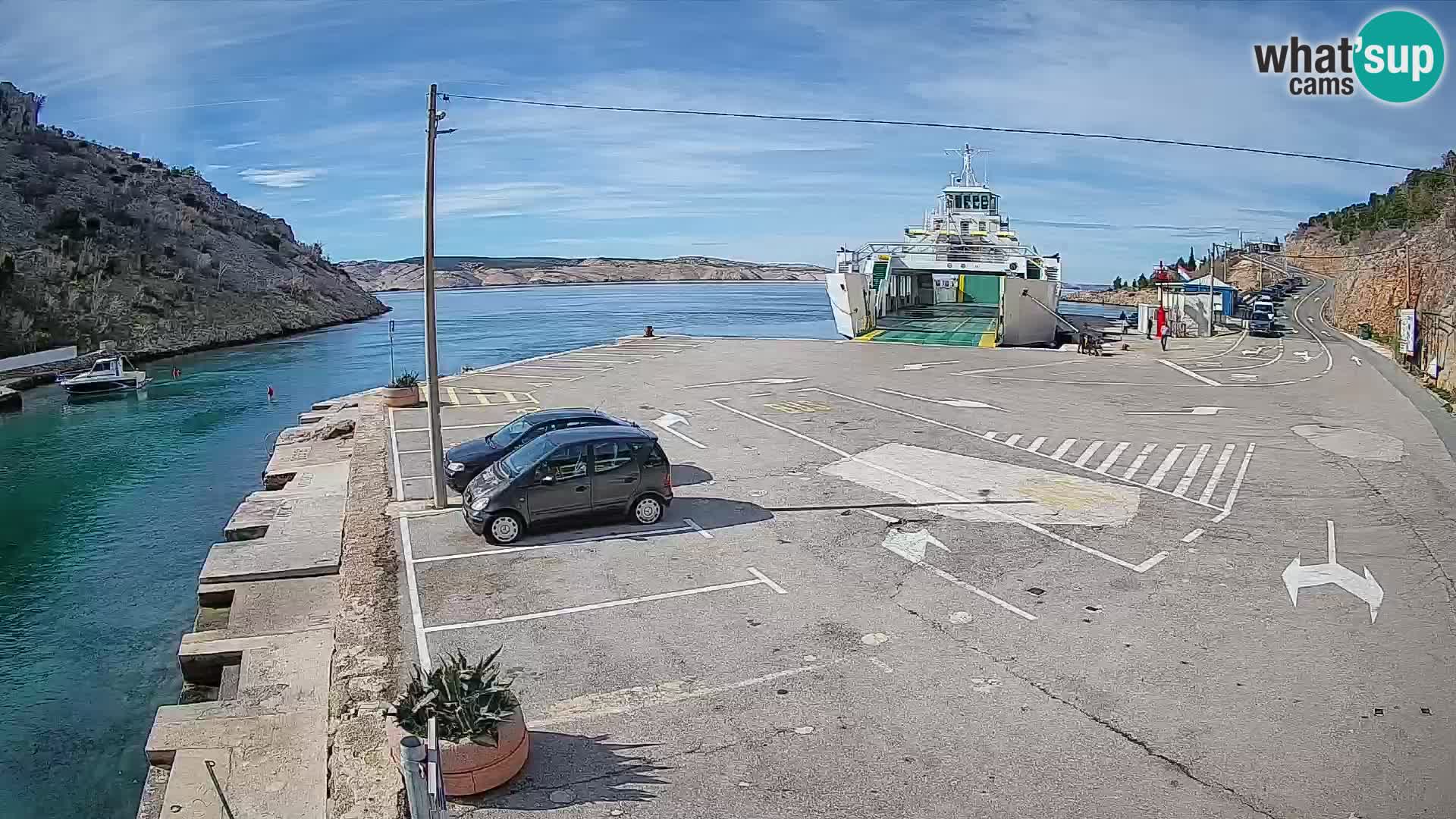 Webcam del puerto de ferris de Prizna – hacia la isla de Pag