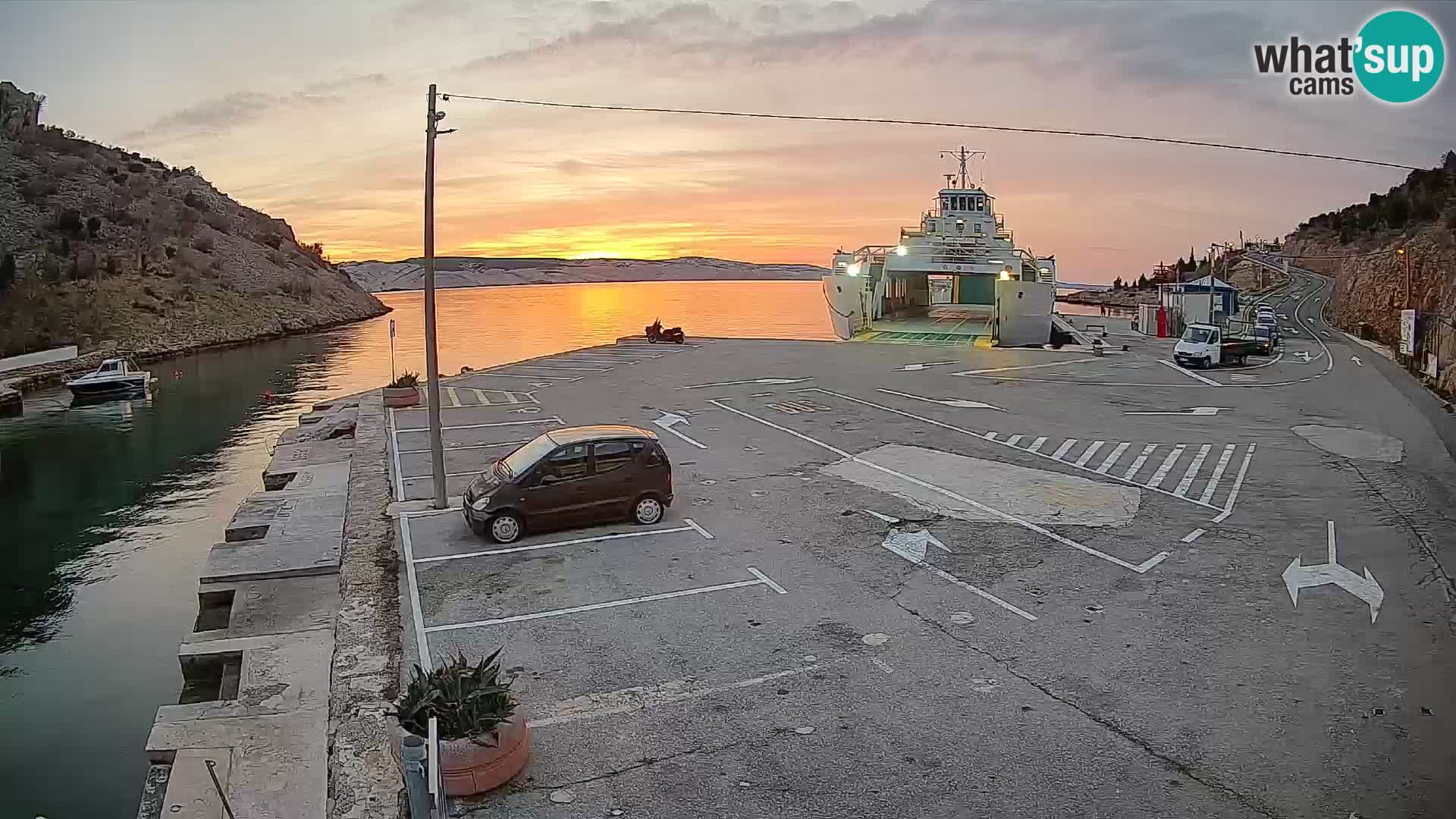 Webcam Prizna ferry port to Pag island