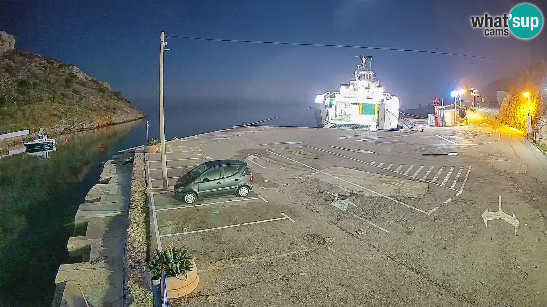 Web kamera trajektna luka Prizna – prema otoku Pag