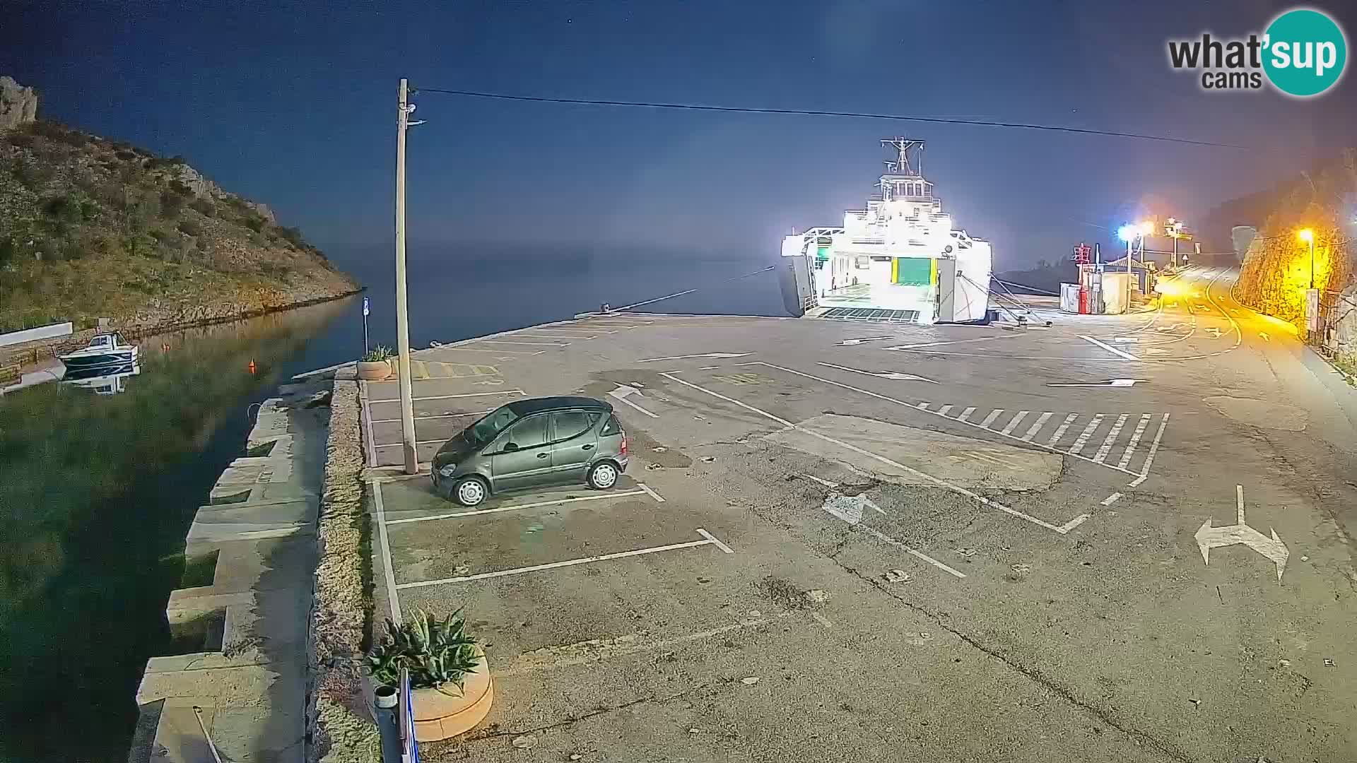 Web kamera trajektna luka Prizna – prema otoku Pag