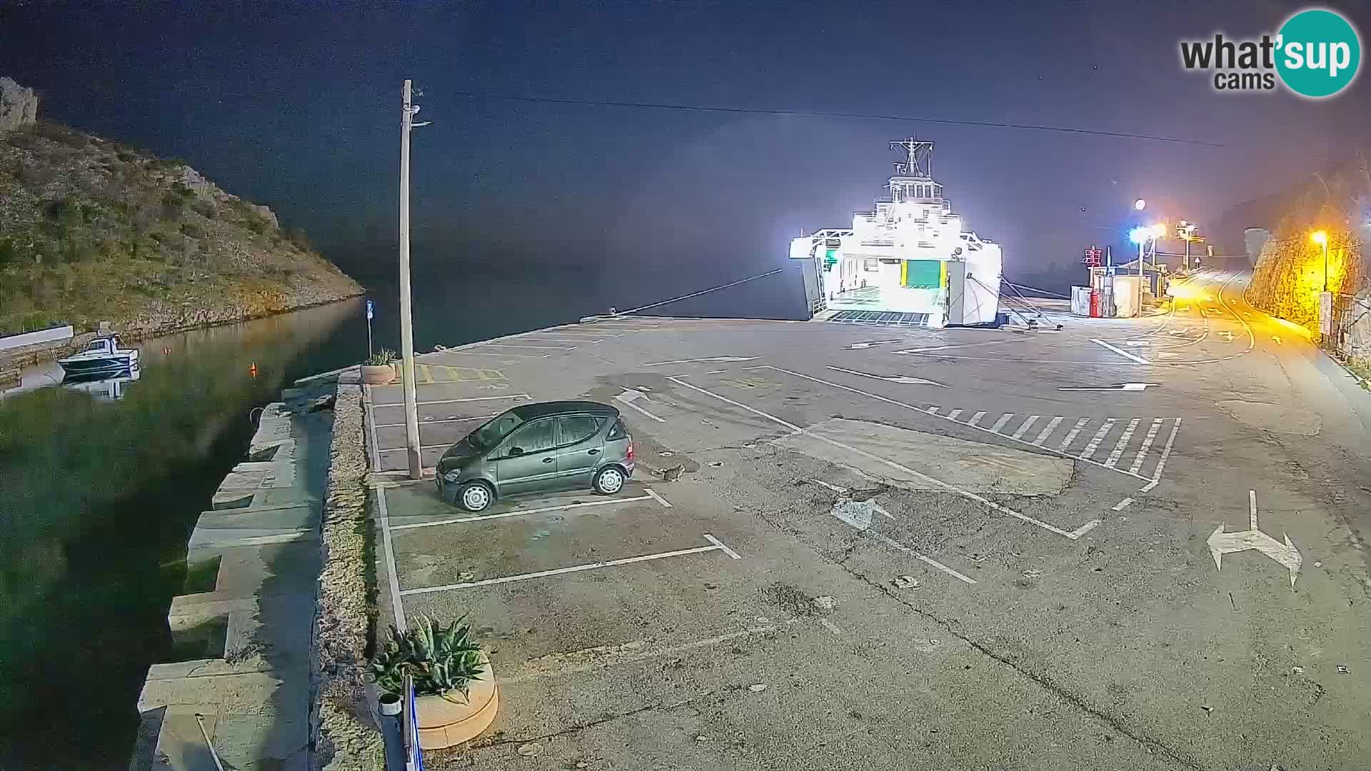 Web kamera trajektna luka Prizna – prema otoku Pag