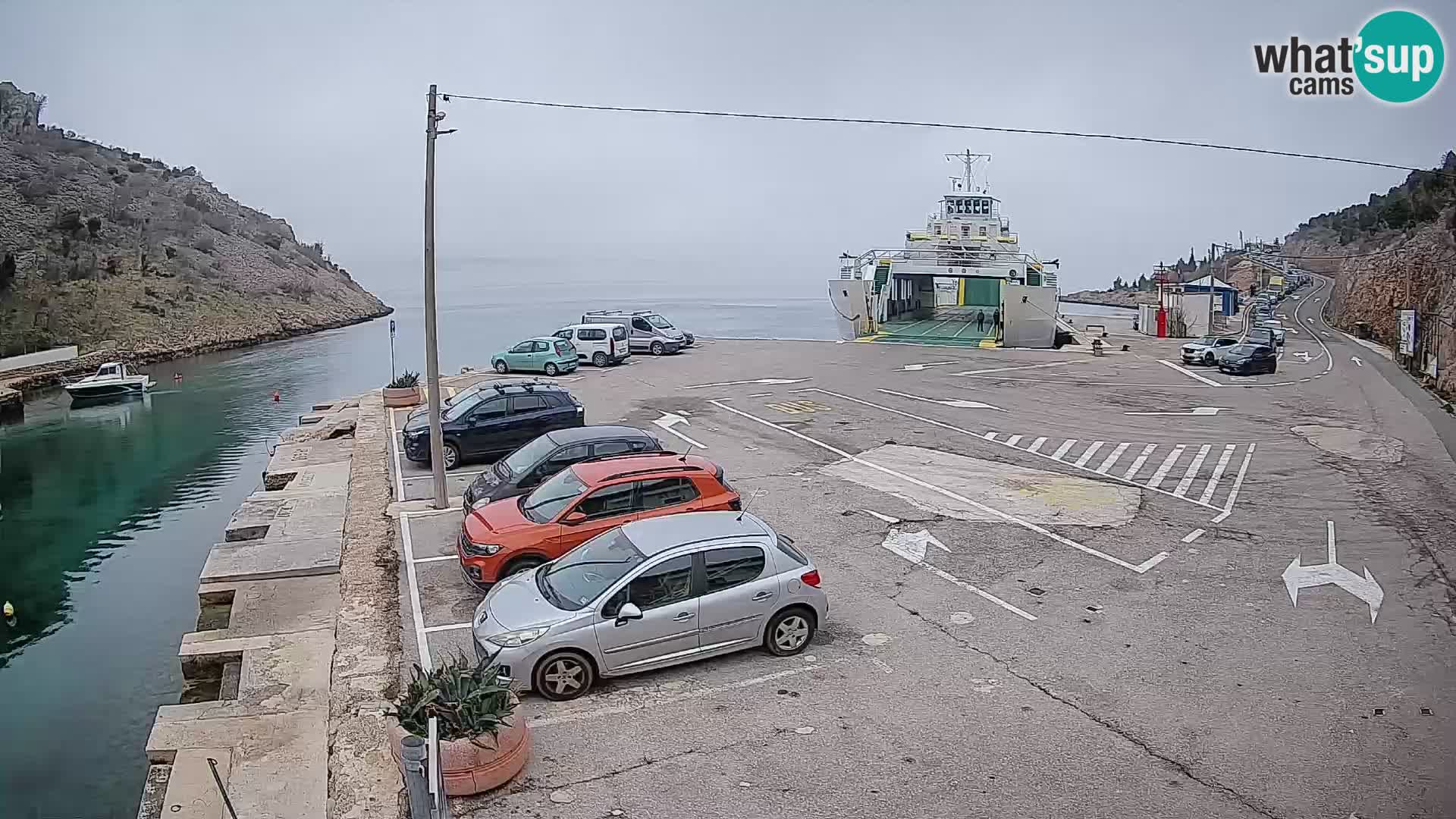 Webcam del puerto de ferris de Prizna – hacia la isla de Pag